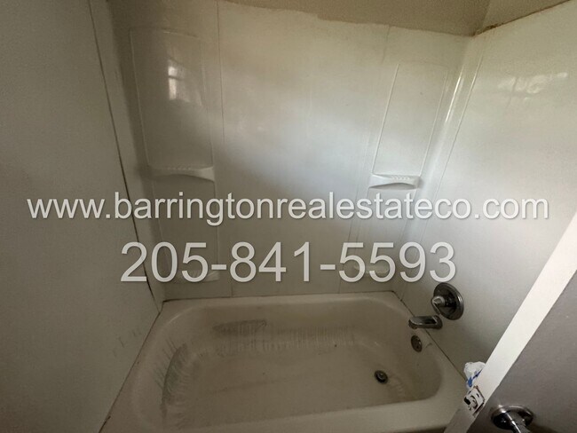 Building Photo - 341 Iota Ave S