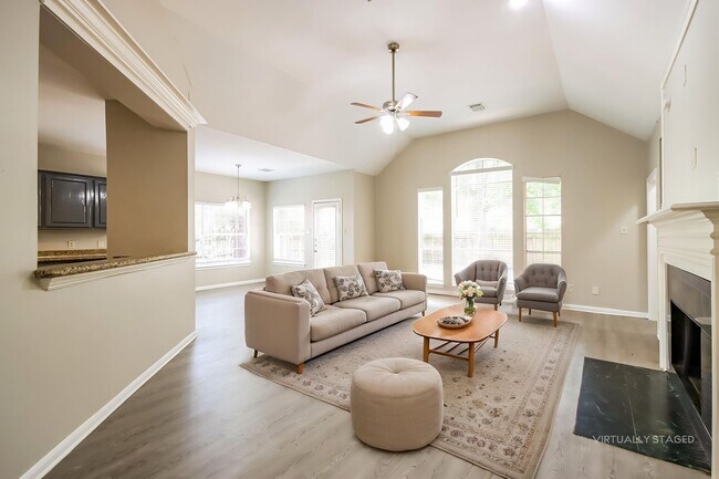 Building Photo - 4030 Echo Mountain Dr