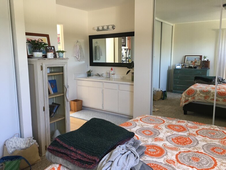 Building Photo - 2003 Lost Oak Dr