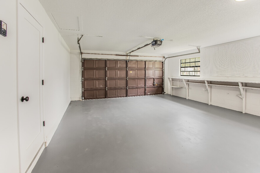 Building Photo - 2636 Mockingbird Vlg