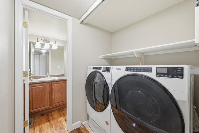 Building Photo - $2,620.95 with $300 off the first month's rent, 5 Beds - 3.5 Bath, Single Family Home in Colorado...