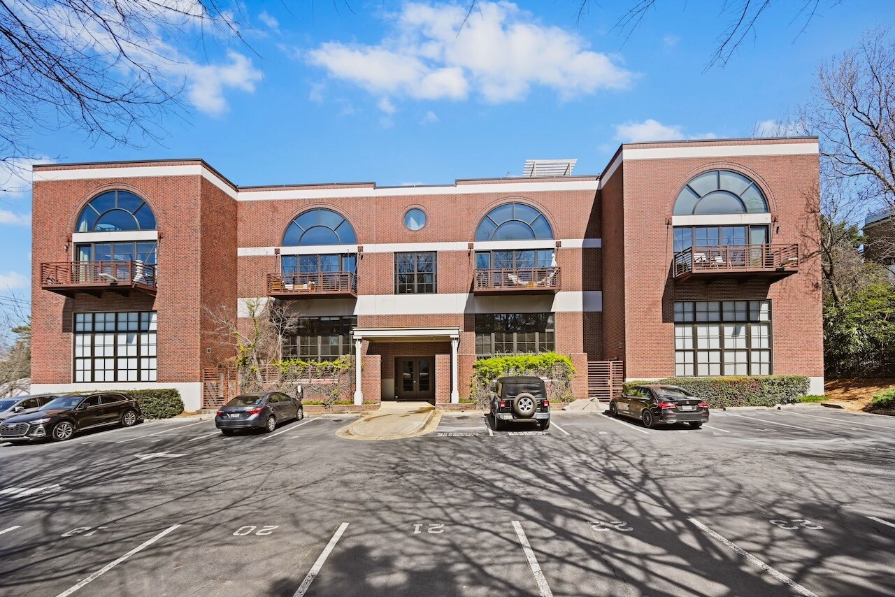 Building Photo - 790 North Ave NE