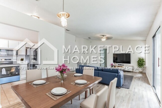 Building Photo - 1533 Kingfisher Ln N