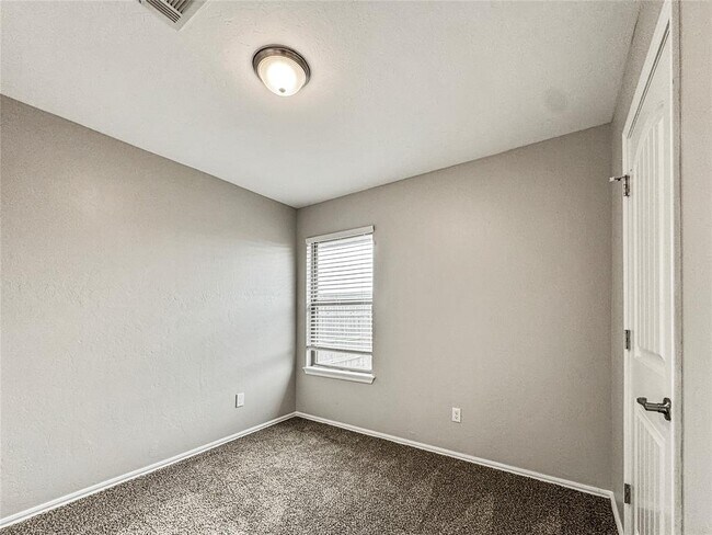 Building Photo - 1729 Everglade Ct