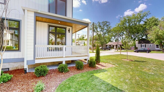 Building Photo - Turn-Key Luxury Rental: Brand-New 4BD + Office w/ Private Sunset Rooftop