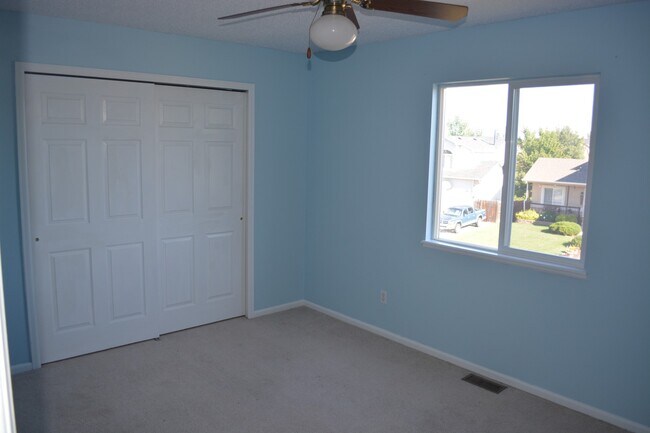 Building Photo - Spacious Sundown 4BD Home on Corner Lot – ...