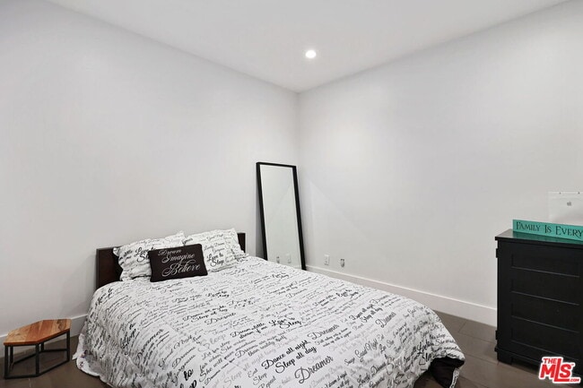 Building Photo - 7250 Franklin Ave