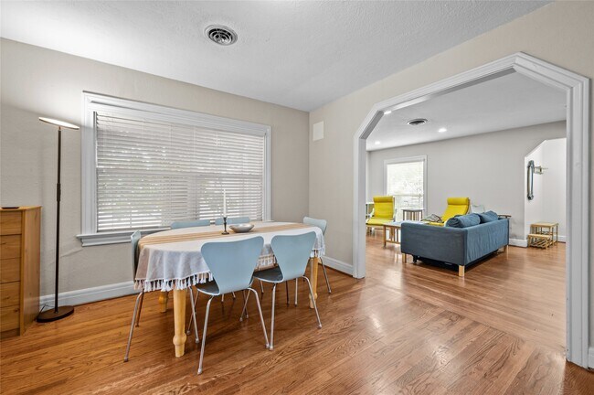Building Photo - 2311 Addison Rd