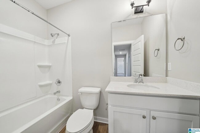 Building Photo - 559 Troubadour Ln