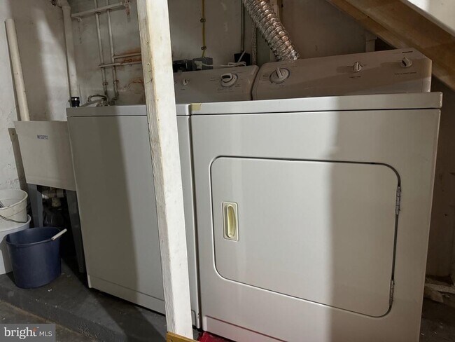 Building Photo - 1212 Cooksie St