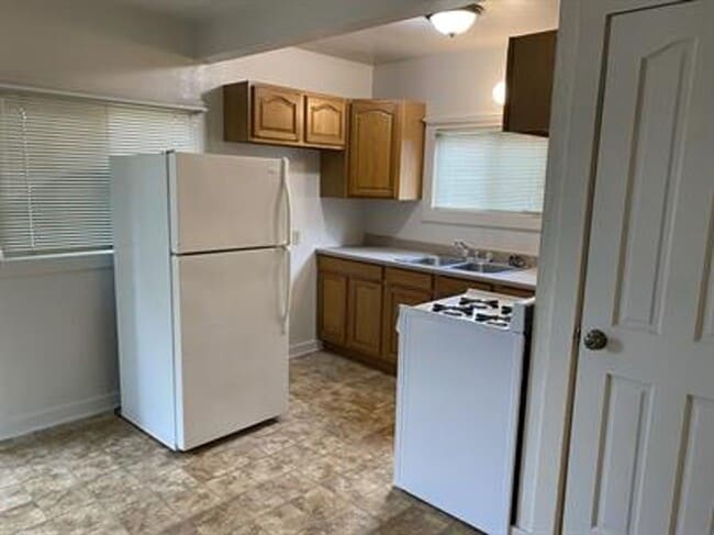 Building Photo - Fortuna 1 bedroom home