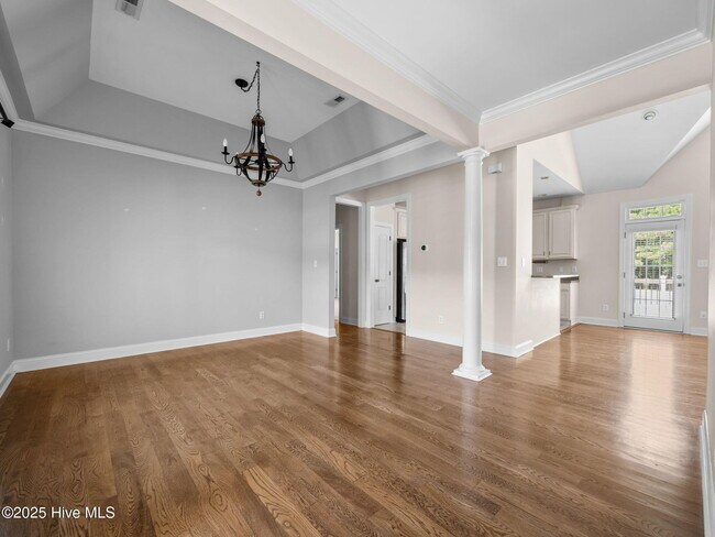 Building Photo - 541 Park Meadows Dr