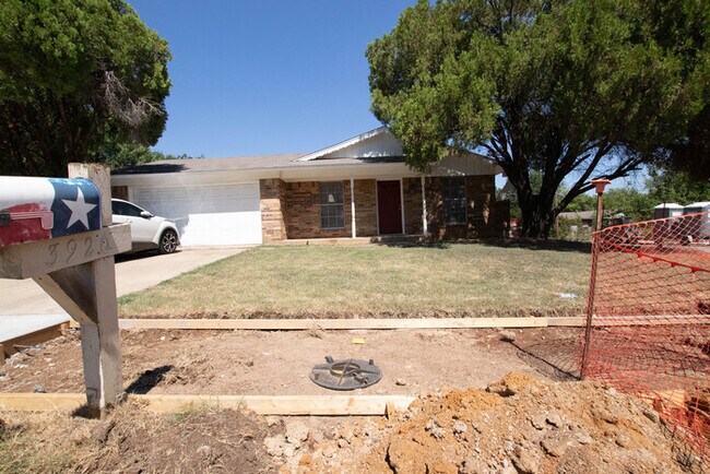 Building Photo - 3920 Redstone Rd