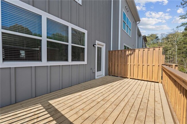 Building Photo - 3571 Overlook Rd NW