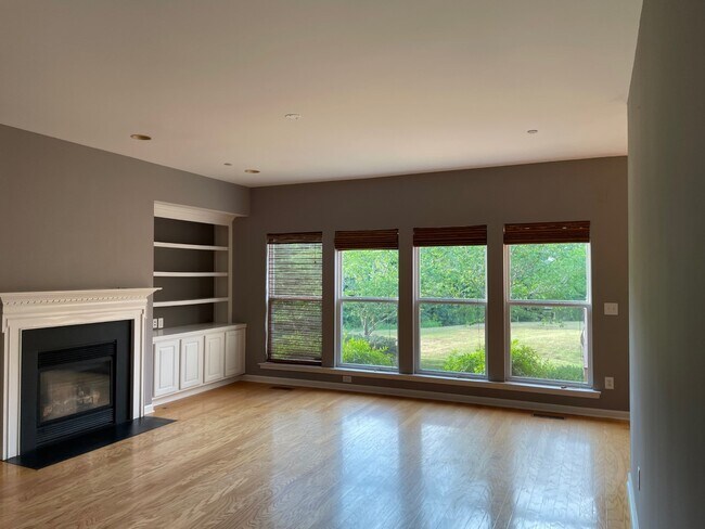 Building Photo - 4524 Sawmill Pl