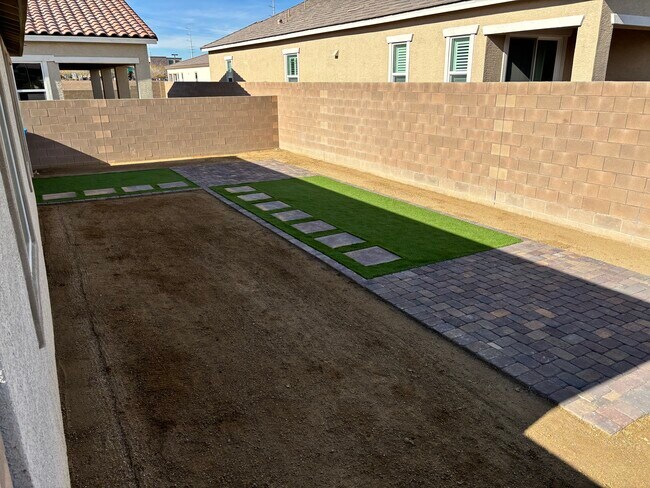 Building Photo - 104 Barton Bay Ave