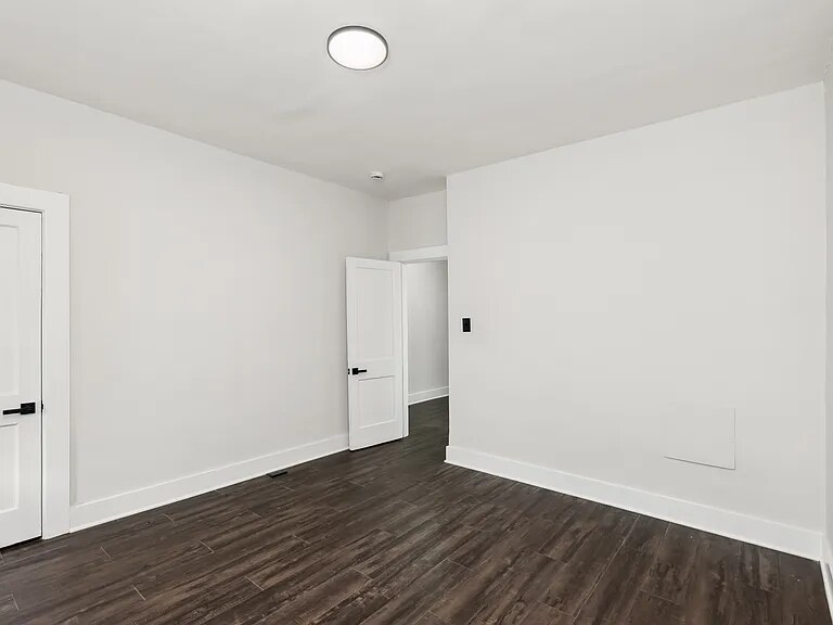 Building Photo - 752 Melville Ave