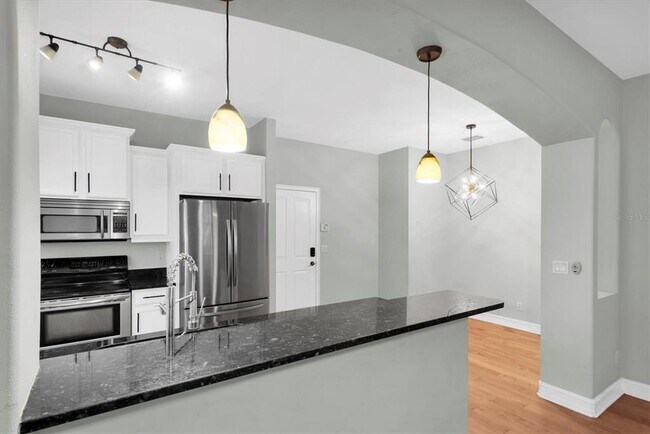 Building Photo - 4027 5th Ave N