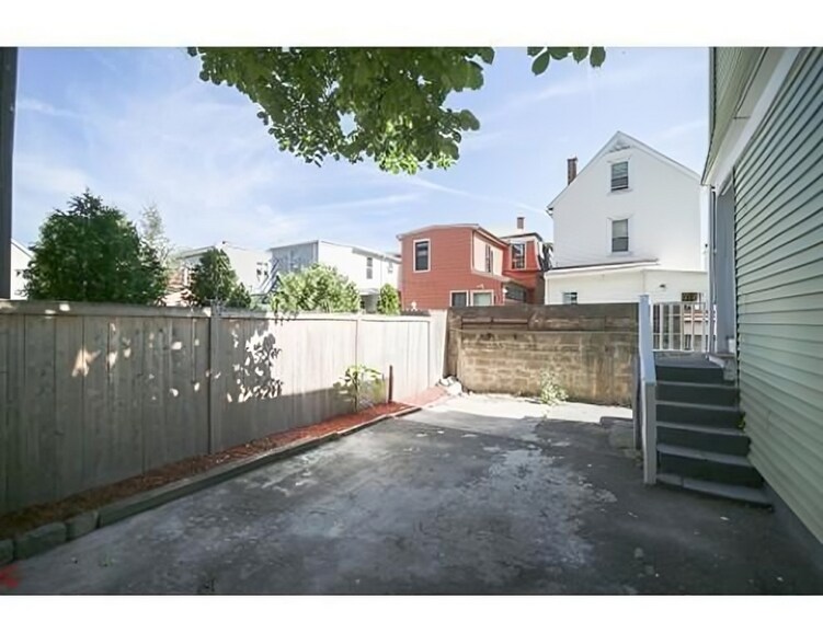 Building Photo - 380 Prospect St