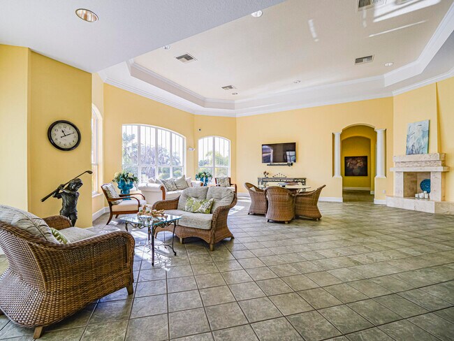 Building Photo - 5095 Fairways Cir