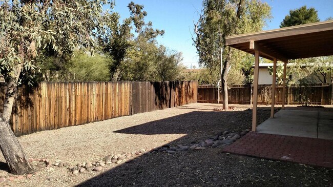 Building Photo - SHORT TERM RENTAL - APRIL - MID JULY