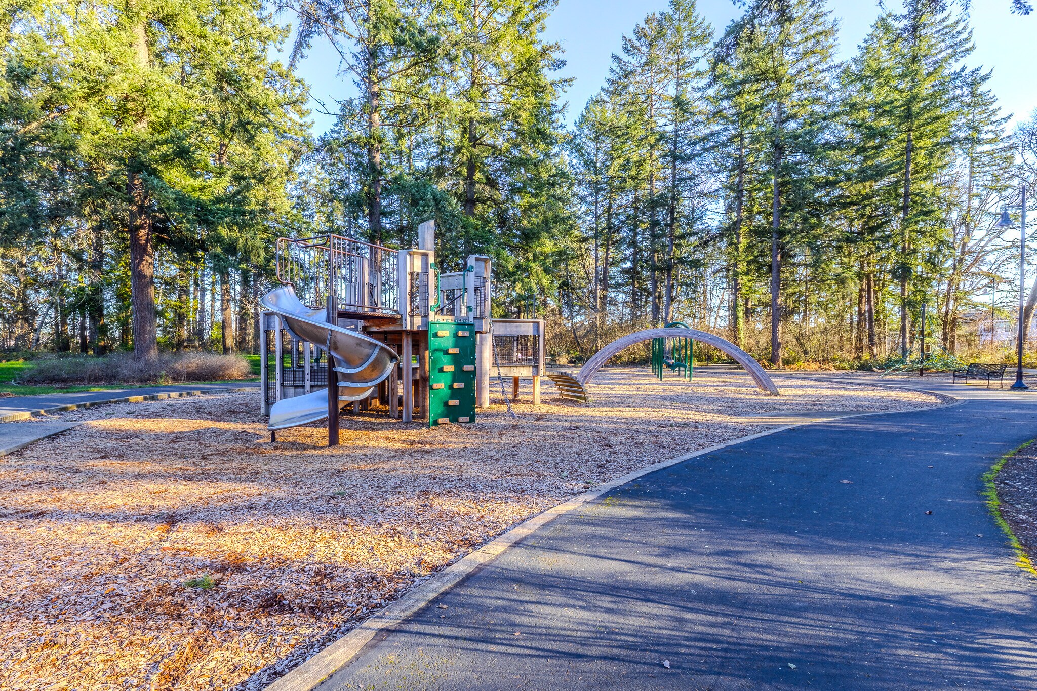 Building Photo - 6280 SE Genrosa St