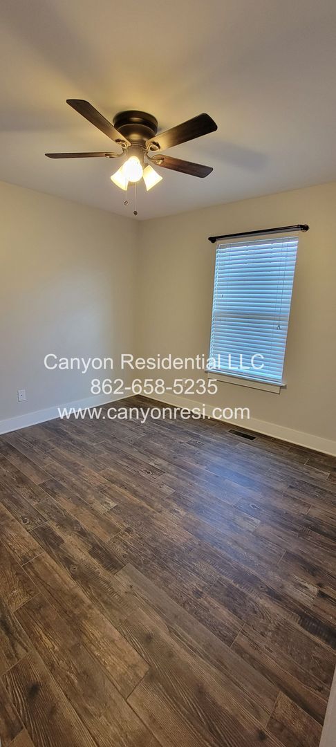 Building Photo - 7451 Pfizer Dr