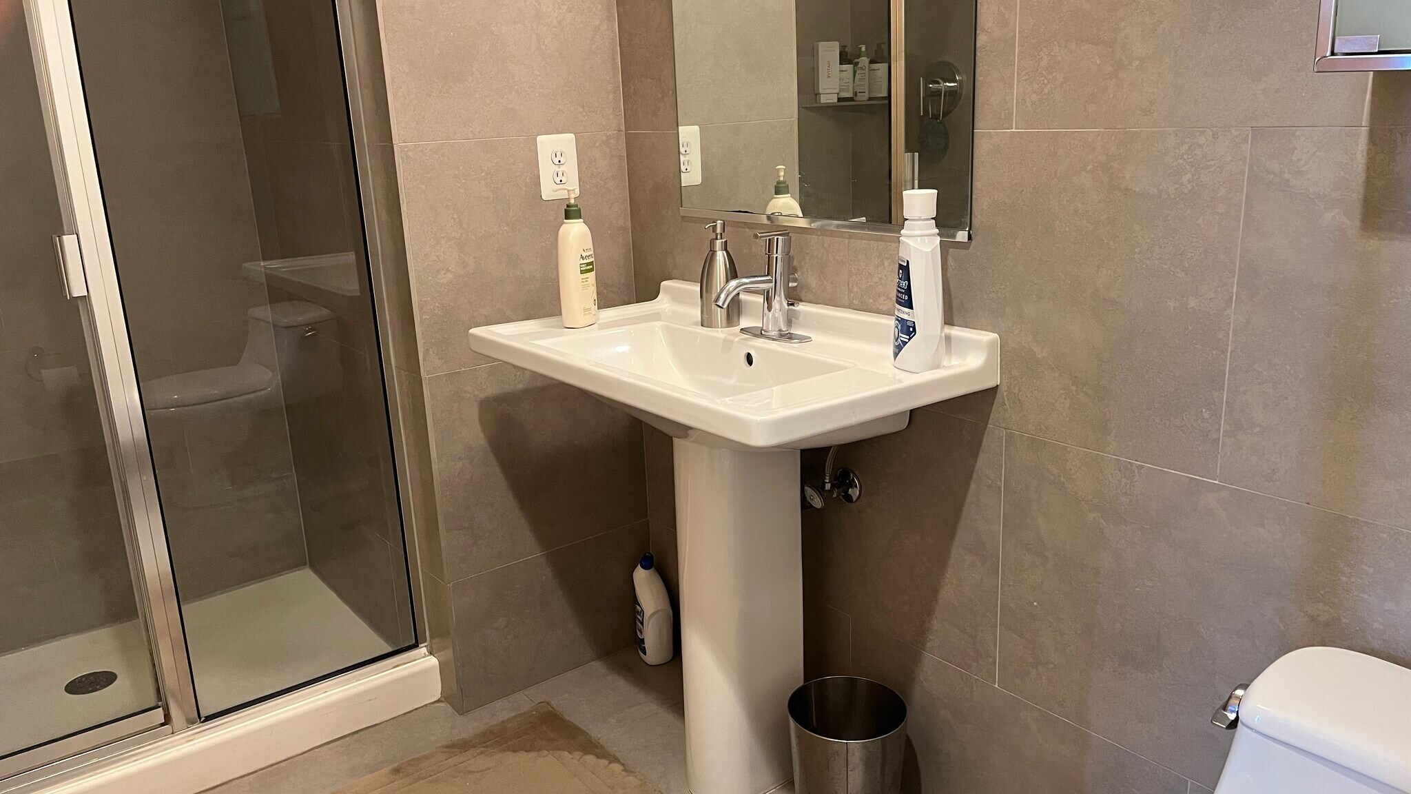 Building Photo - 1133 14th St NW