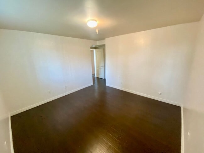 Building Photo - Spacious 4 Bed, 3 Bath Townhouse in Torrance $3,850
