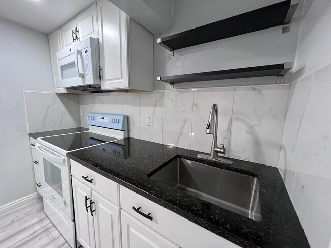 Building Photo - 391 W 100 S St