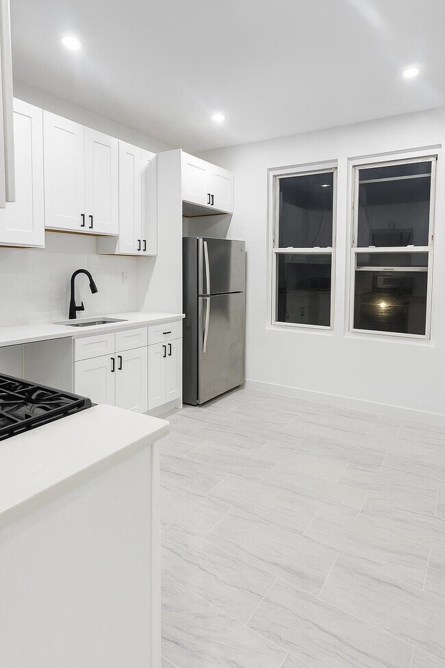 Building Photo - 42 New St