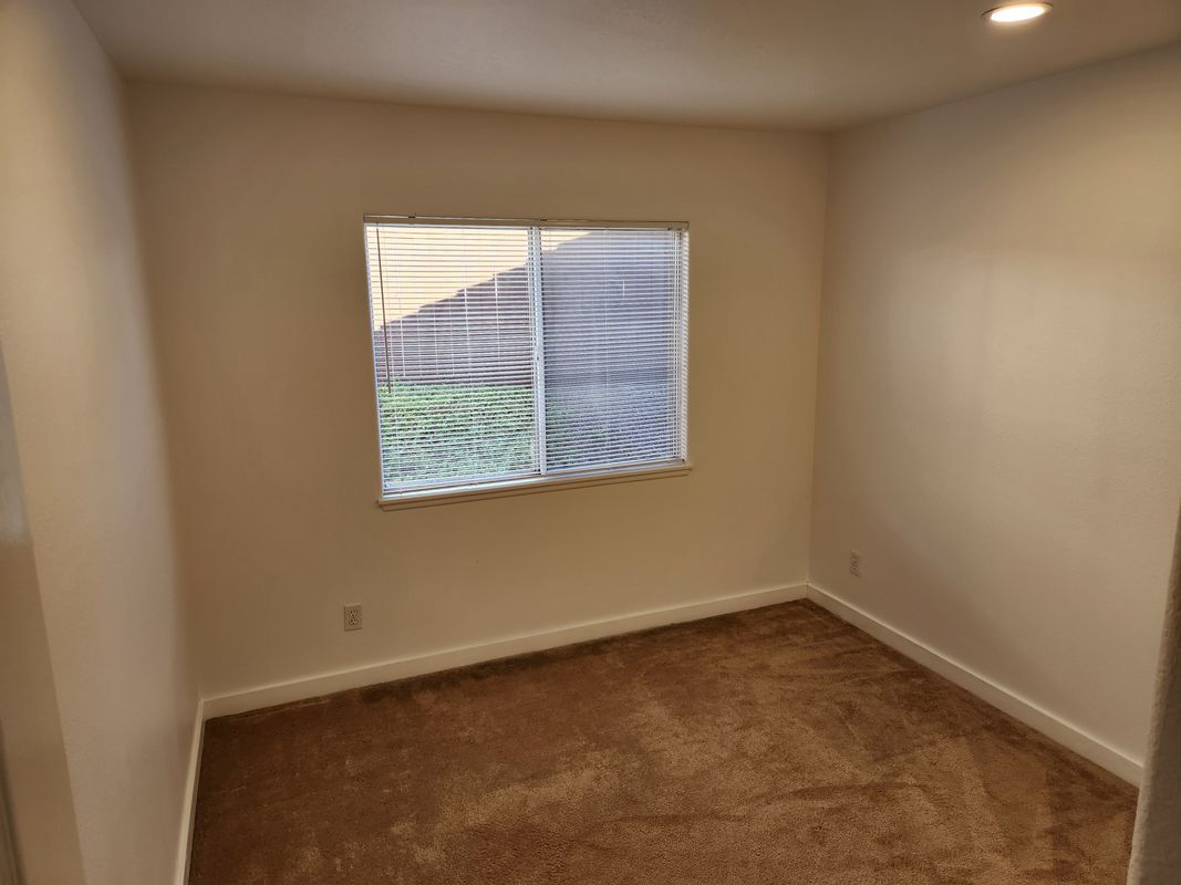 Building Photo - 2125 Tehachapi Dr