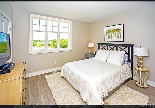 Building Photo - 4779 South Park Ave