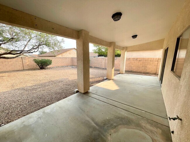 Building Photo - Nice 3 Bedroom 2 Bath Home in Chaparral Mesa!