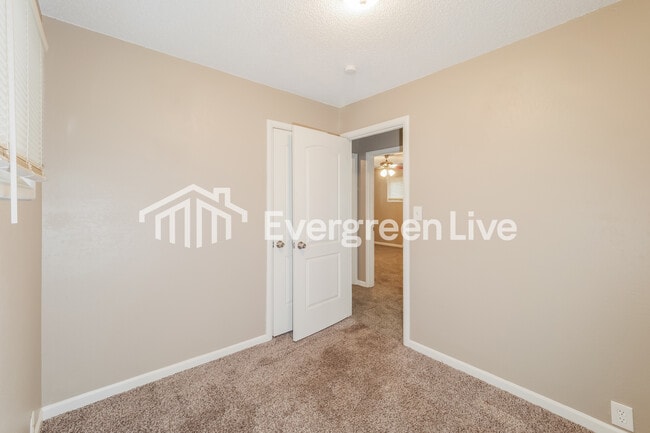 Building Photo - 7611 E 107th St