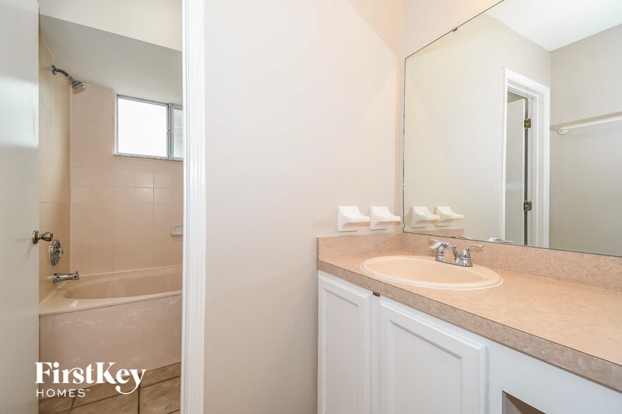 Building Photo - 3311 Secret Isle Ln