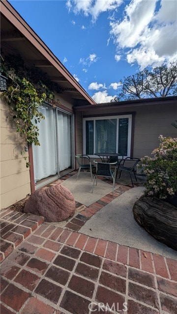 Building Photo - 546 Griswold Ave