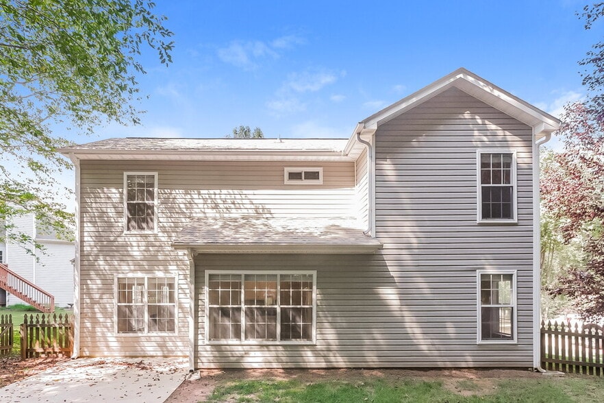 Building Photo - 23 Woodmere