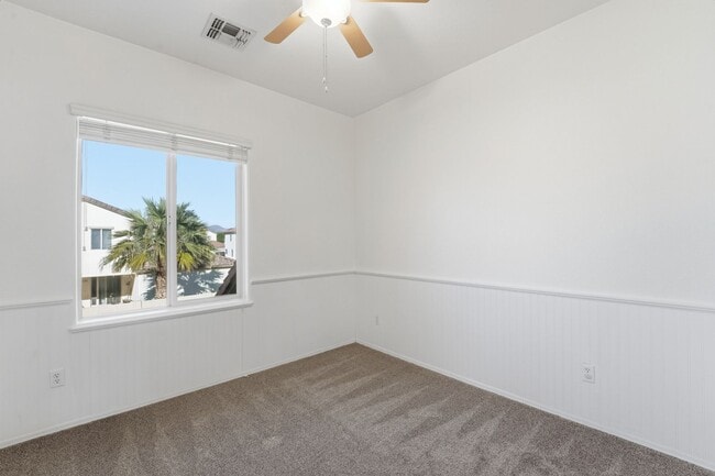 Building Photo - Beautiful 3-bedroom, 2-bathroom residence in the lively city of Mesa, Arizona!