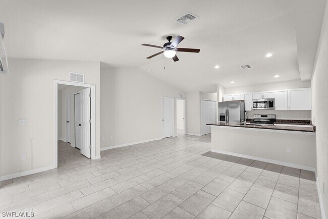 Building Photo - 3910-3912 Southwest 15th Pl-