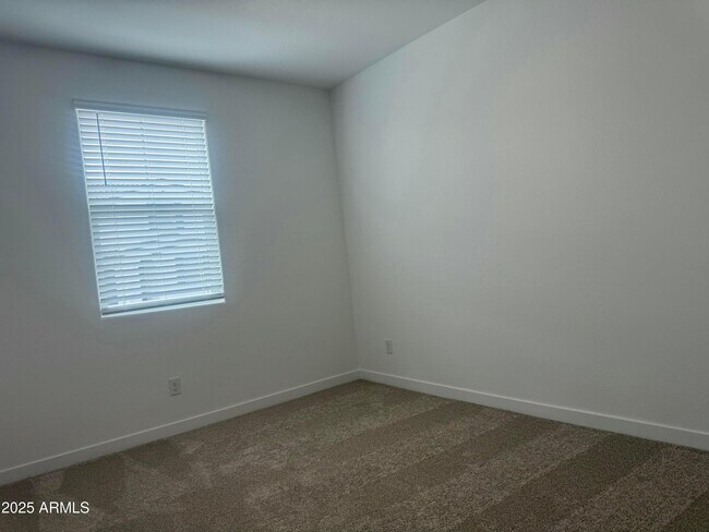 Building Photo - 2890 E Frontiersman Ln