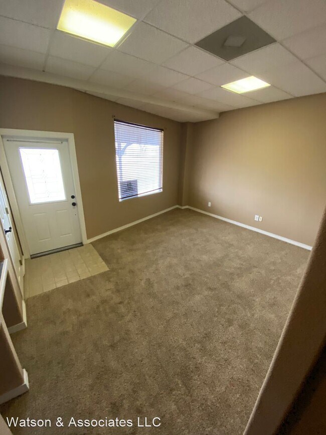 Building Photo - 3 br, 2 bath House - 120 South Commercial St