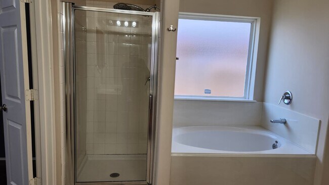 Building Photo - 14119 Fox Creek Park Dr