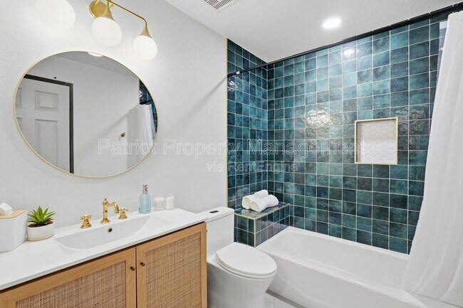 Building Photo - 9708 E Vía Linda