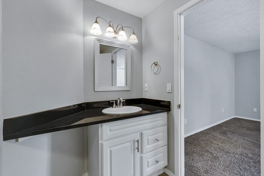 bathroom in primary bedroom - 162 S Coeur Dalene St
