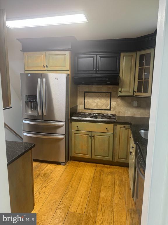 Building Photo - 216 Sussex Blvd