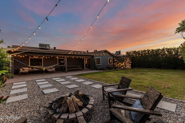 Building Photo - 2200 N Los Altos Dr