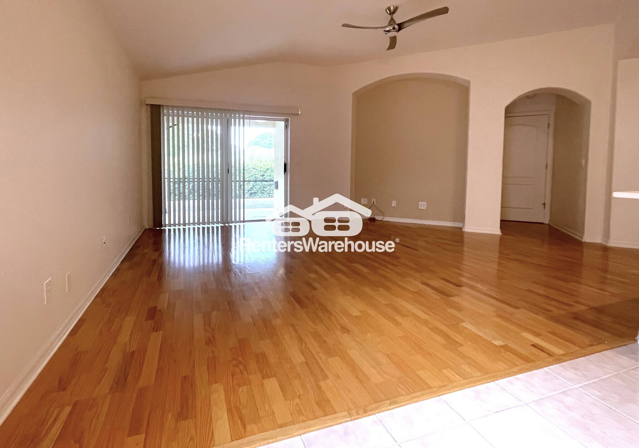 Building Photo - 14950 Hidden Oaks Cir