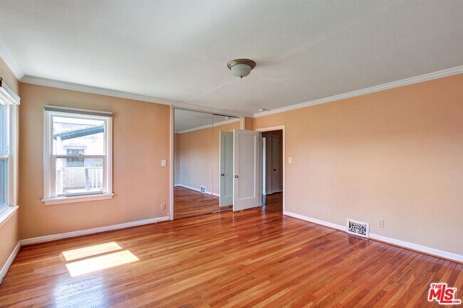 Building Photo - 458 Smithwood Dr