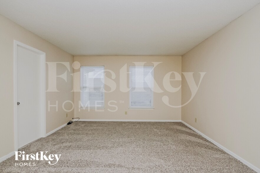 Building Photo - 12401 Rose Haven Dr